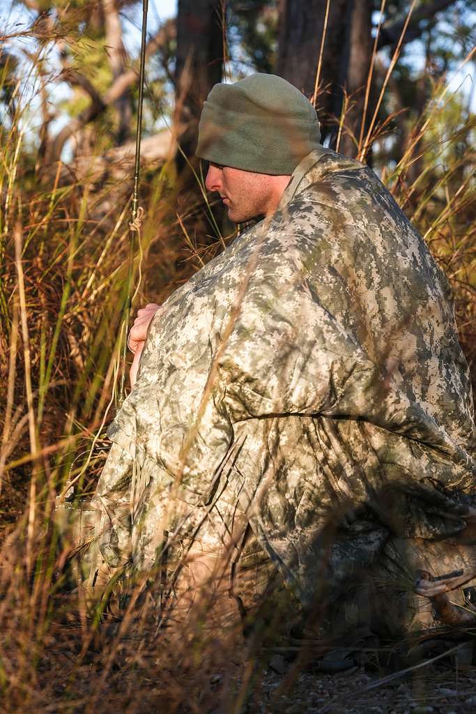 Read more about the article Hunting Gear for Cold Weather: Stay Warm and Safe.