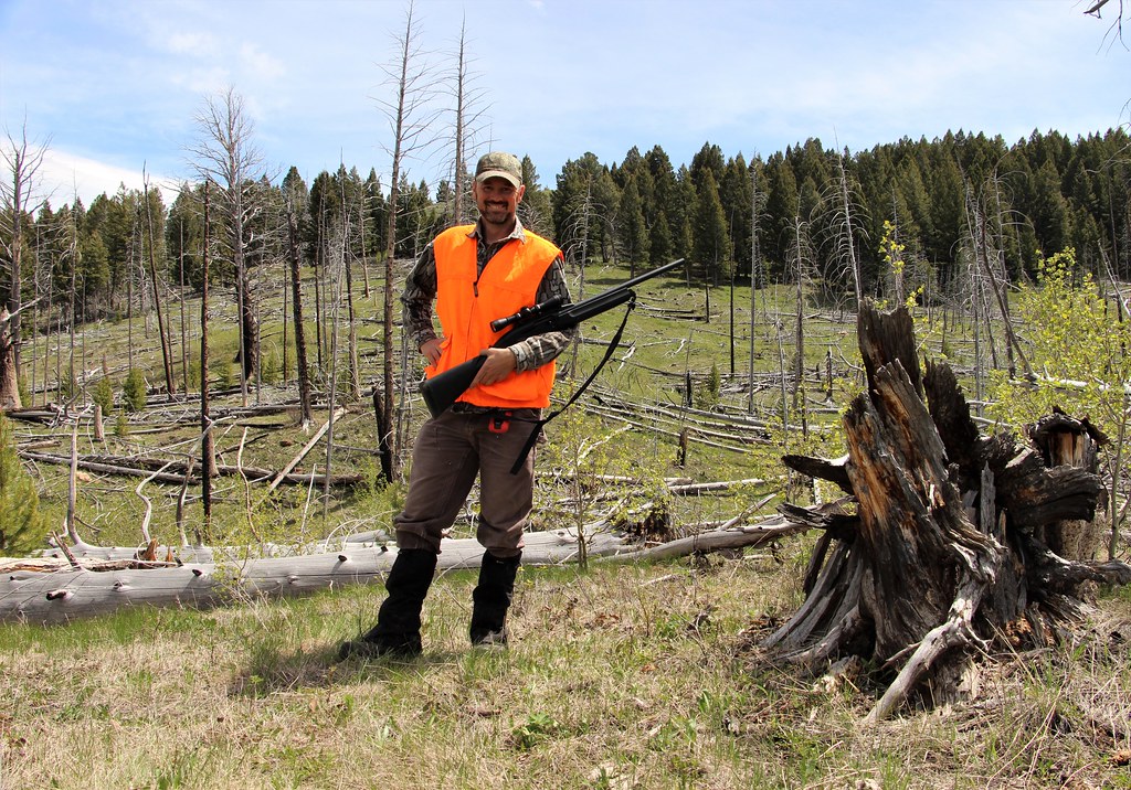 Read more about the article Safety Considerations: Group vs. Solo Hunting.