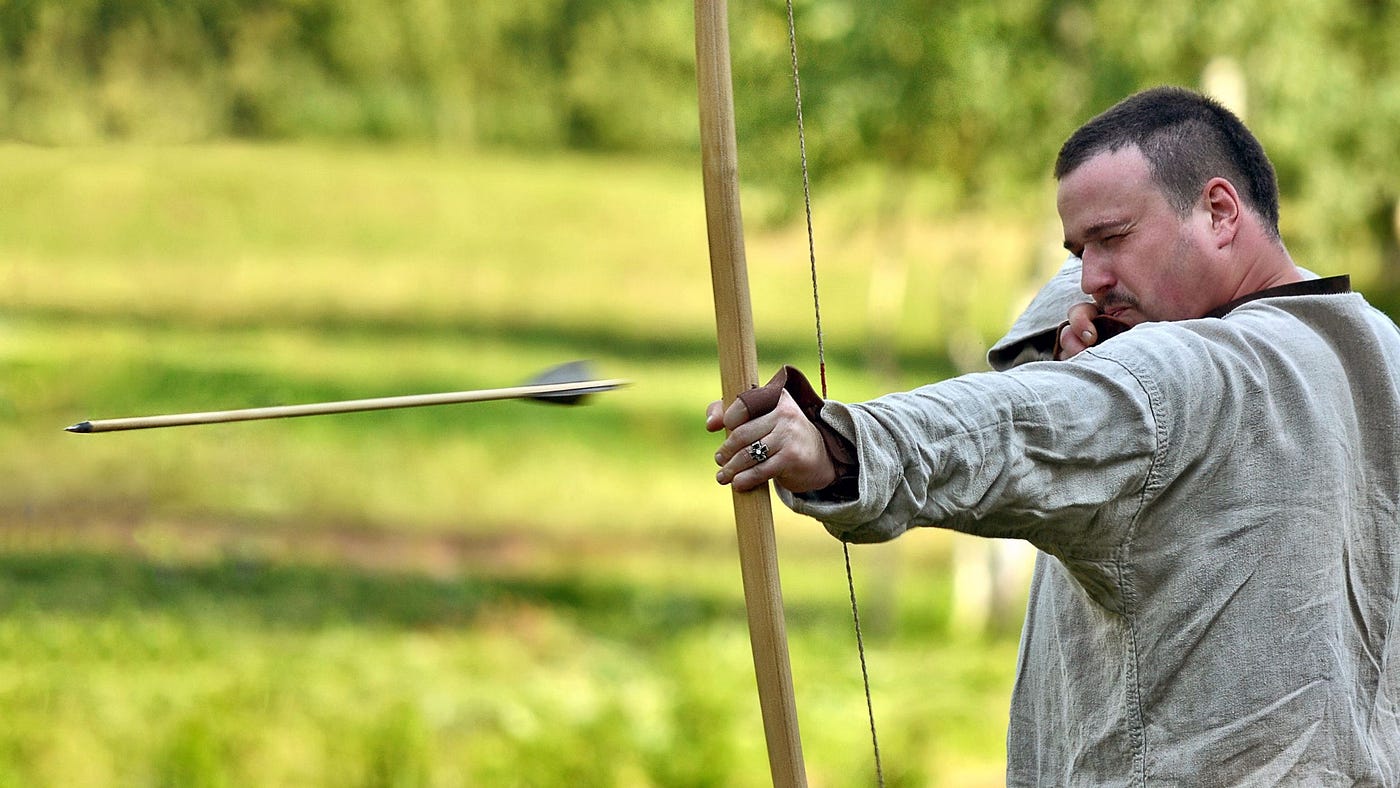 Read more about the article Mastering the Craft: The Complete Guide to Traditional and Modern Arrows and Bows